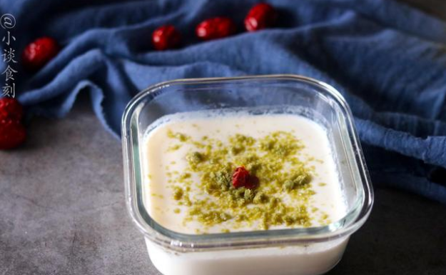 家里有牛奶的，教你做一道“宮廷小吃”，軟嫩鮮甜，孩子特別愛吃